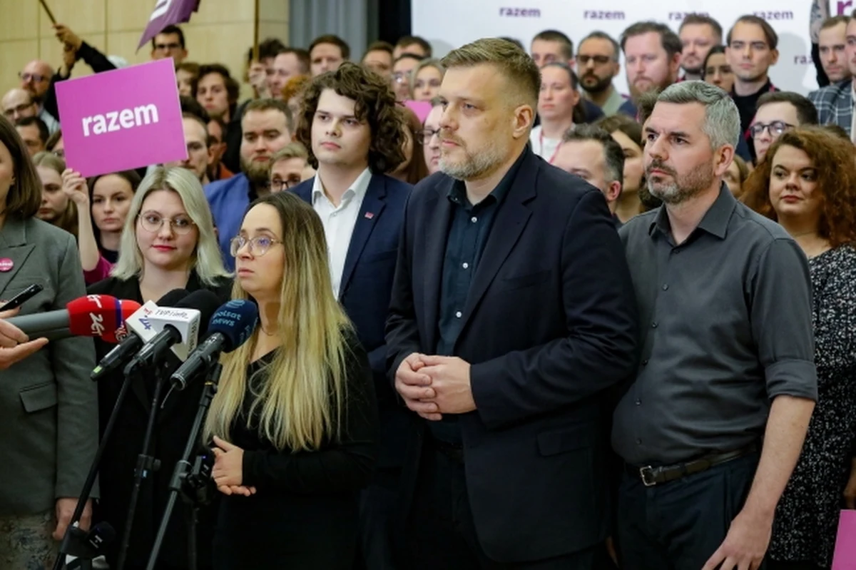 Kongres partii Razem zdecydował o opuszczeniu parlamentarnego klubu Lewicy i utworzeniu koła partii Razem w Sejmie - poinformowała w niedzielę posłanka Marta Stożek. Dodała, że wniosek o utworzenie koła zostanie złożony w nadchodzącym tygodniu. Decyzję partii Razem komentowali w niedzielę politycy, m.in. premier Donald Tusk.