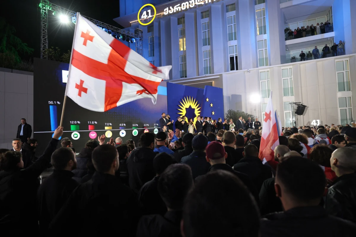 Gruzińska Opozycyjna Koalicja na rzecz Zmiany ogłasza, że zrzeka się mandatów. Zdaniem polityków opozycji, wybory zostały sfałszowane, a w fałszerstwie brały udział rosyjskie służby.