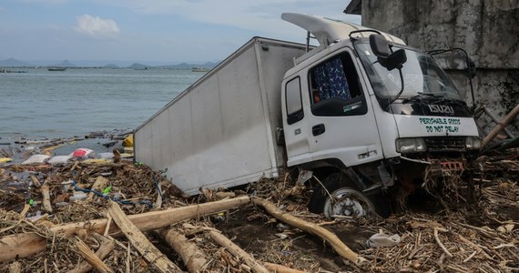 Co najmniej 115 ofiar śmiertelnych i zaginionych - to bilans burzy tropikalnej Trami na Filipinach. Większość ofiar poniosła śmierć w rezultacie powodzi i osunięć ziemi - poinformowały w niedzielę władze.