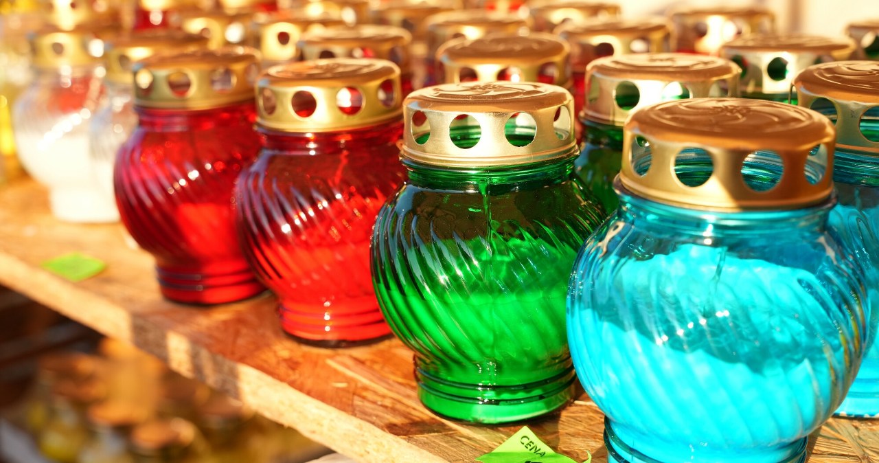 Nowa moda na cmentarzach. Znicze wyglądają inaczej niż dotąd