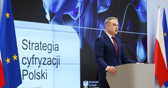 Minister cyfryzacji Krzysztof Gawkowski podczas konferencji prasowej powiedział, że w 2025 r. zostanie zaprezentowana rządowi Strategia cyfryzacji Polski. Jej głównym założeniem jest poprawa jakości życia, dzięki wprowadzeniu dostępu online do wszystkich usług. Jak zapowiedział wicepremier, do 2030 r. na cyfryzację Polska wyda łącznie ponad 100 mld. zł.