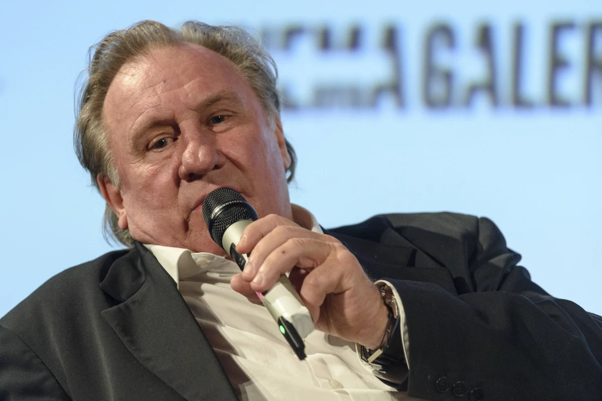 Rozpoczęty dzisiaj w Paryżu proces sławnego francuskiego aktora Gerarda Depardieu - oskarżonego o napaści seksualne wobec dwóch kobiet - został zawieszony. Będzie kontynuowany dopiero w marcu przyszłego roku. Powodem jest zły stan zdrowia gwiazdora.