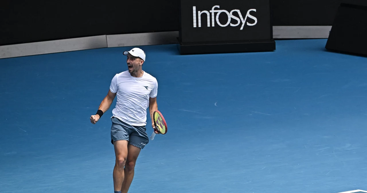 Jan Zieliński i grający z nim w duecie Hugo Nys awansowali do drugiej rundy ATP Masters 1000 w Paryżu