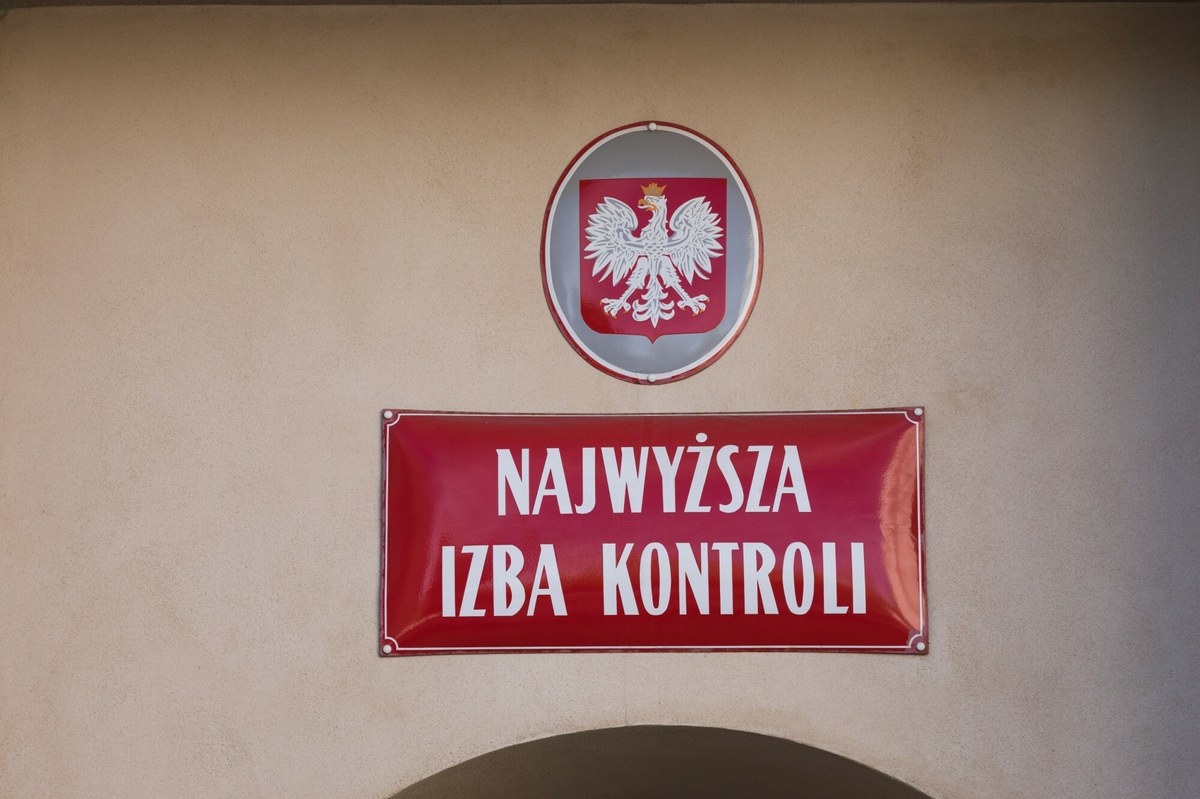 "Śledzę cię, dopadnę i rozszarpię" - takie między innymi słowa - jak dowiedział się reporter RMF FM - usłyszeli przez telefon kontrolerzy Najwyższej Izby Kontroli zajmujący się aferą Funduszu Sprawiedliwości i Fundacją Profeto księdza Michała O. Zawiadomienie w tej sprawie trafiło już do prokuratury. 