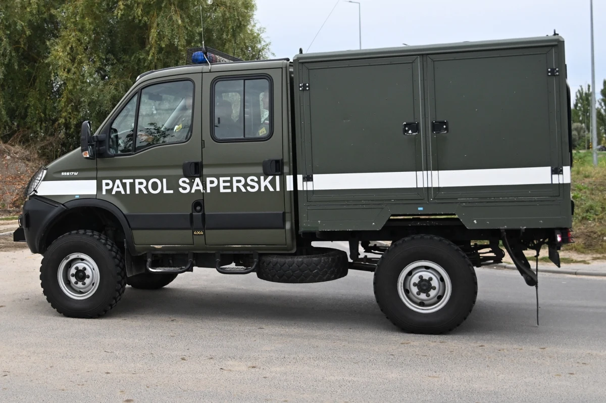 Niewybuchy, prawdopodobnie z okresu II wojny światowej, odnaleziono na terenie gm. Pionki w pow. radomskim (Mazowieckie). Ewakuowano mieszkańców z okolicznych 65 domów. Obecnie służby zabezpieczają obszar - poinformowała rzeczniczka Komendy Miejskiej Policji w Radomiu Justyna Jaśkiewicz.