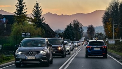 Ile zapłacimy za tankowanie w okresie Wszystkich Świętych? Dobre wiadomości dla kierowców