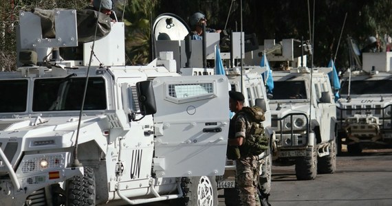 Ośmiu austriackich żołnierzy sił pokojowych ONZ w Libanie zostało lekko rannych w w wyniku ataku rakietowego. Wiele wskazuje na to, że za atakiem stoi prawdopodobnie Hezbollah bądź inne ugrupowanie związane z tą libańską organizacją terrorystyczną.