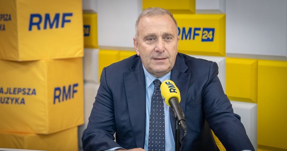 "Będzie to kandydat Koalicji Obywatelskiej popierany przez koalicję demokratyczną" - tak w Popołudniowej rozmowie w RMF FM Grzegorz Schetyna odpowiedział na pytanie, kto jego zdaniem zostanie następnym prezydentem Polski. "Naszym kandydatem będzie Rafał Trzaskowski lub Radosław Sikorski. Oni obaj mają ogromne doświadczenie i papiery na dużą politykę" - stwierdził przewodniczący senackiej komisji spraw zagranicznych.