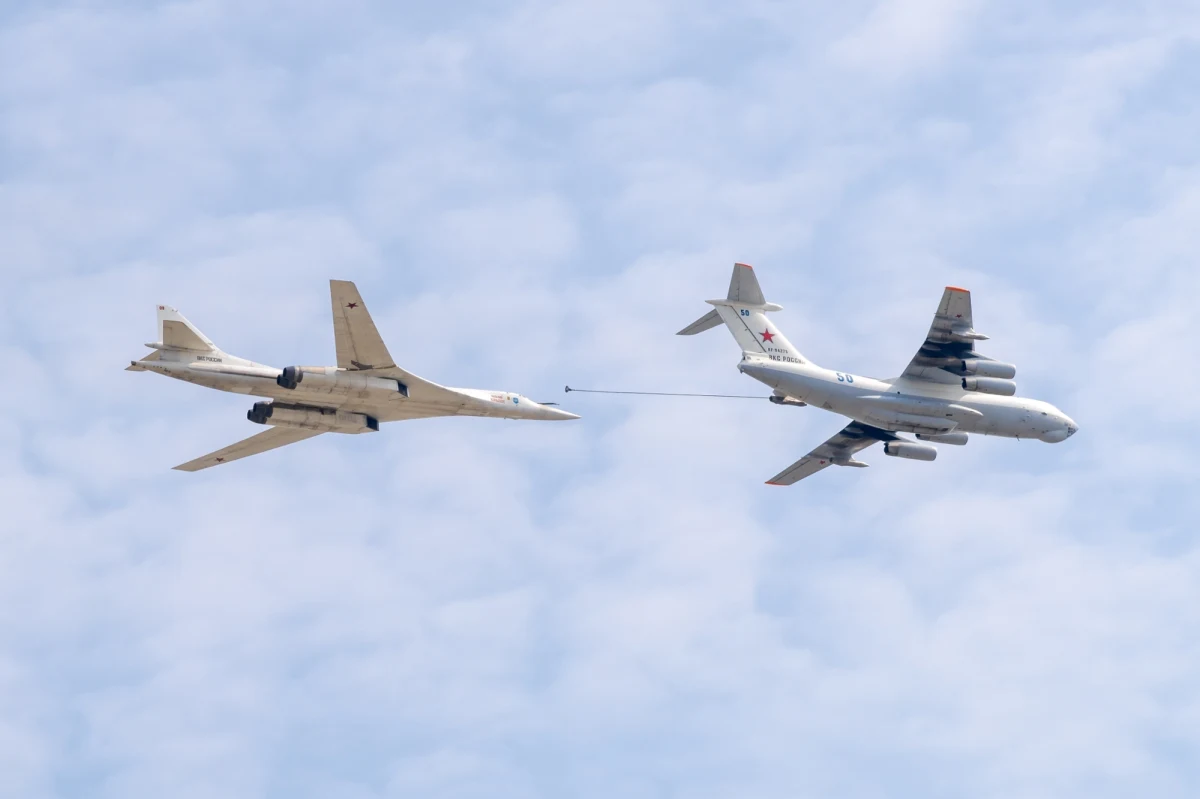 W poniedziałek wizytę w RPA zakończył minister spraw zagranicznych Ukrainy Andrij Sybiha, a we wtorek w bazie południowoafrykańskich sił powietrznych Waterkloof pod Pretorią wylądowały rosyjskie bombowce.