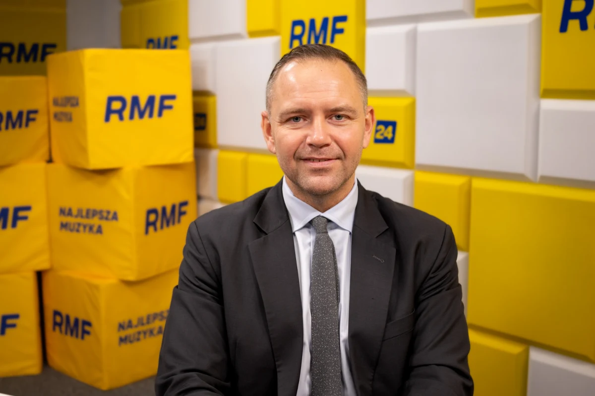 Zdaniem szefa IPN Karola Nawrockiego, prędzej czy później Ukraińcy będą musieli podjąć decyzję o zezwoleniu Polsce na ekshumację ofiar rzezi wołyńskiej. "Nie można stać się częścią cywilizacji europejskiej i struktur międzynarodowych, nie szanując śmierci i nie pozwalając pochować 120 tys. osób" - powiedział Nawrocki w Porannej rozmowie w RMF FM.