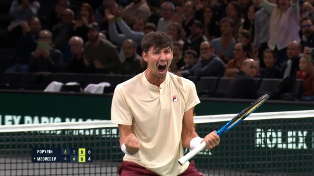 6-4,2-6, 7-6 wygrał Alexei Popyrin z faworyzowanym  Daniiłe Miedwiediewem podczas turnieju Paris Masters 1000