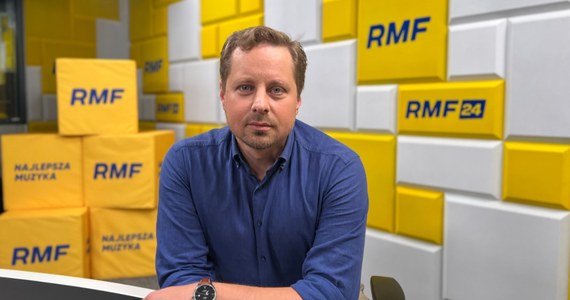 "Gdyby wybory odbyły się dzisiaj, wygrałby Rafał Trzaskowski' - powiedział Marcin Duma, prezes pracowni badawczej IBRiS, podczas Porannej rozmowy w RMF FM. Jak dodał, dziś kandydat PiS nie jest w stanie wygrać wyborów prezydenckich. Według Marcina Dumy, "start Donalda Tuska w wyborach mógłby dojść do skutku i mógłby te wybory wygrać. Donald Tusk umocnił swoją pozycję, m.in. dzięki zarządzaniu sytuacją powodziową czy sceptyczną polityką migracyjną. Jest silną figurą polityczną."