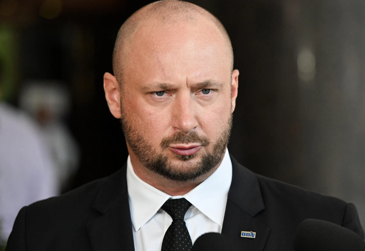 "BBN otrzymało dwa wnioski od komisji badającej wpływy rosyjskie z bardzo generalnymi prośbami o informacje. Udzieliłem odpowiedzi z odmową ze względu na brak podstawy prawnej" - przekazał szef BBN Jacek Siewiera. Zapewnił jednocześnie, że "BBN nie ma woli ukrywania dokumentów”.