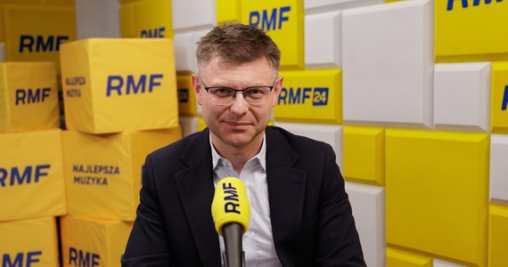 "Musimy wiedzieć, w jakich czasach funkcjonujemy. Doświadczamy właśnie bezprecedensowej skali krzywdzenia seksualnego w internecie" - mówił w Popołudniowej rozmowie w RMF FM Konrad Ciesiołkiewicz, członek Państwowej Komisji ds. przeciwdziałania wykorzystaniu seksualnemu małoletnich. Powołał się na dane organizacji WeProtect, z której wynika, że "prawie 70 proc. dzieci w Polsce padło ofiarą jakiejś formy przemocy seksualnej w internecie". 