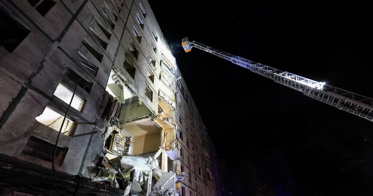 Nocny atak na Charków. Rosyjski pocisk uderzył w blok