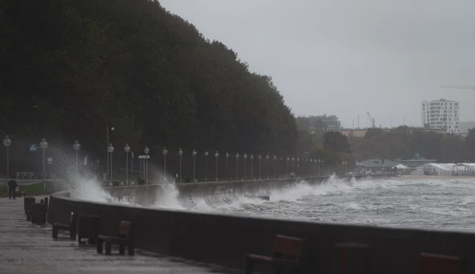 Pogodowe niebezpieczeństwo coraz bliżej. "Zabezpiecz rzeczy"