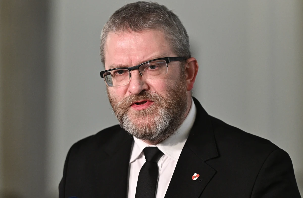 Jest wniosek o uchylenie immunitetu europosła Grzegorza Brauna. Prokurator generalny Adam Bodnar przekazał do przewodniczącej Parlamentu Europejskiego Roberty Metsoli wniosek w tej sprawie.