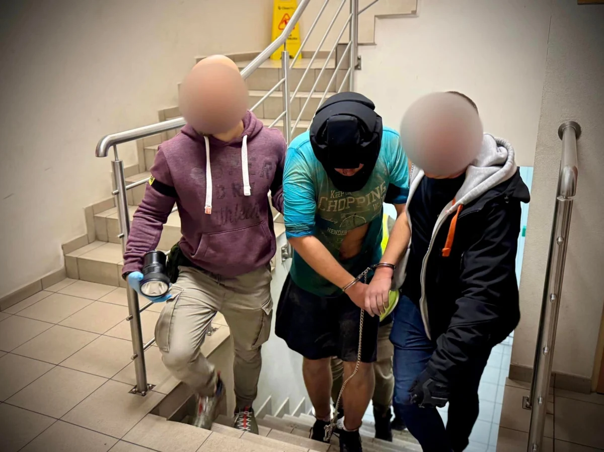 27-latek, który w ostatni wtorek zadał policjantowi 13 ran ostrym narzędziem, został aresztowany na trzy miesiące. Do zdarzenia doszło w Tursku w woj. pomorskim. Mężczyzna usłyszał zarzut usiłowania zabójstwa funkcjonariusza. 