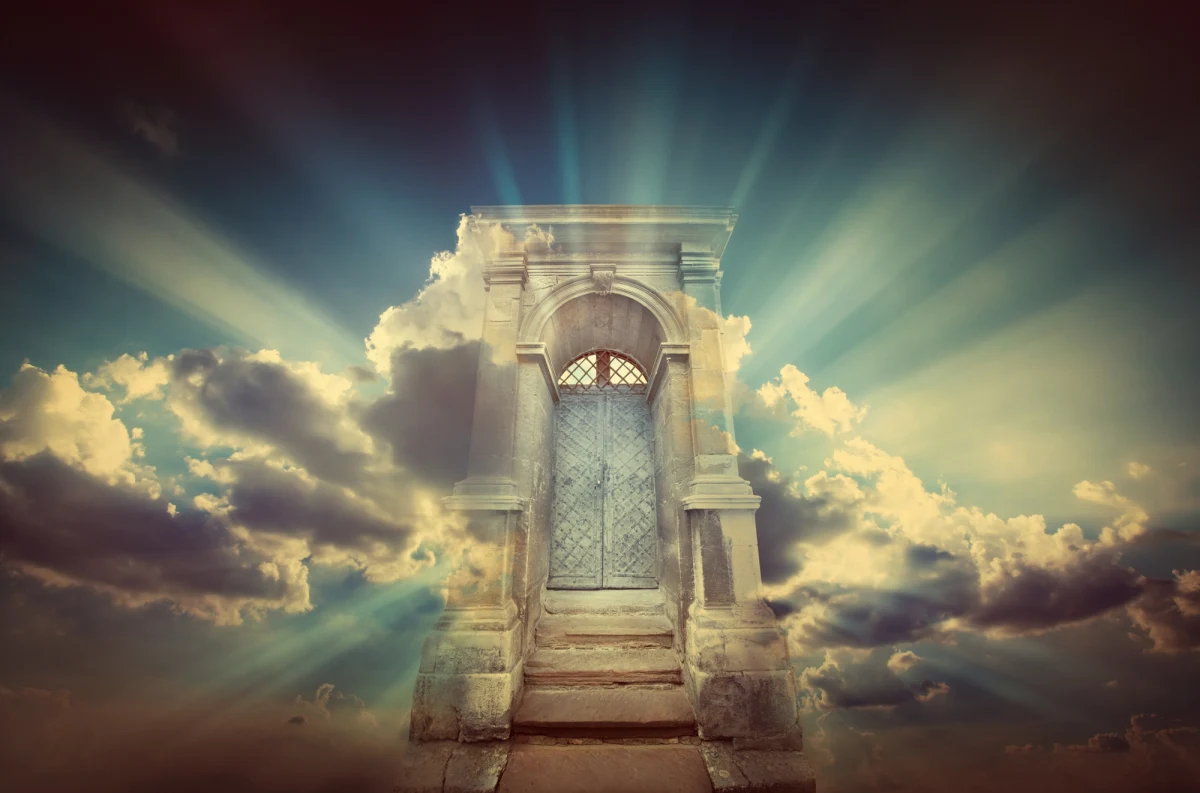 Świat nie jest sprawiedliwy. Dobrzy ludzie czasem cierpią, a łajdacy mają się świetnie. Jedni umierają młodo i w cierpieniu, inni żyją długo i dostatnio. I nijak nie da się znaleźć sprawiedliwości w różnych losach ludzkich. I to właśnie odkrycie fundamentalnej niesprawiedliwości świata jest źródłem pragnienia raju. 