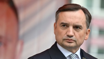 "Nie przysłał zwolnienia". Czy Zbigniew Ziobro zostanie w poniedziałek przesłuchany?