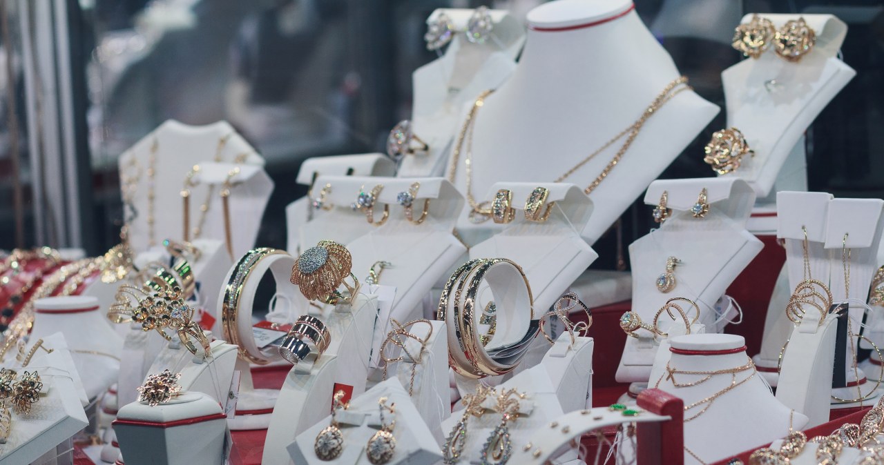 Kolejny napad w sercu Paryża. Strata na 200 tys. euro