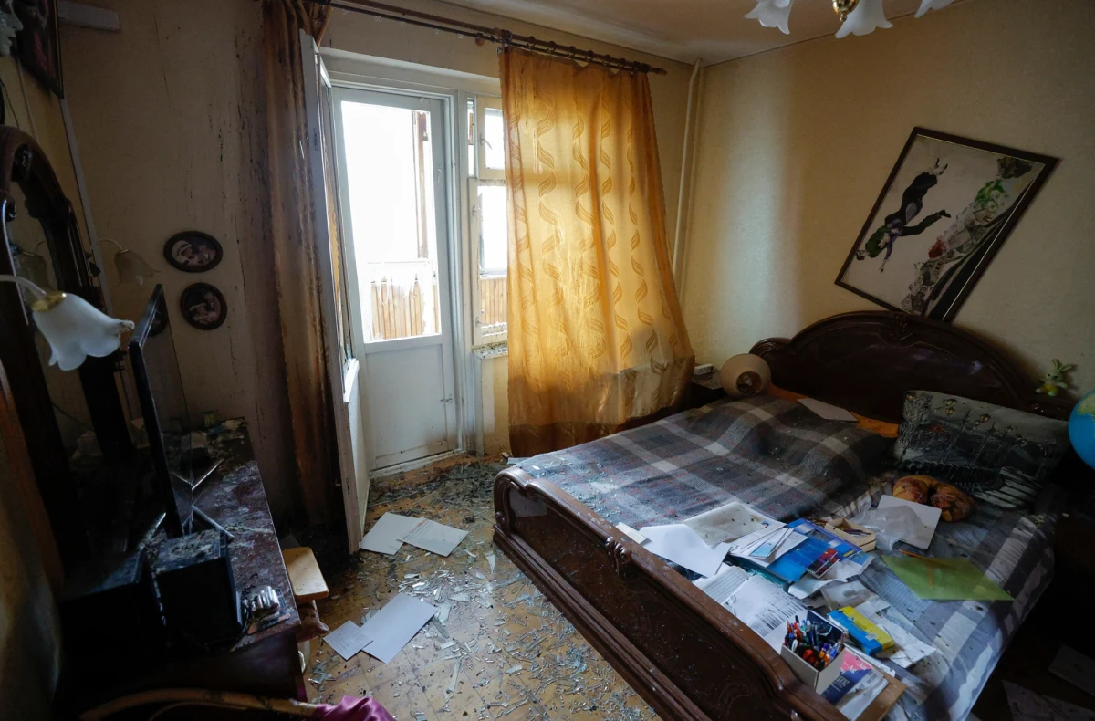 W nocy z soboty na niedzielę w Kijowie dwukrotnie ogłaszano alarm przeciwlotniczy. W wyniku upadku zestrzelonych nad ukraińską stolicą rosyjskich dronów w mieście wybuchły pożary.