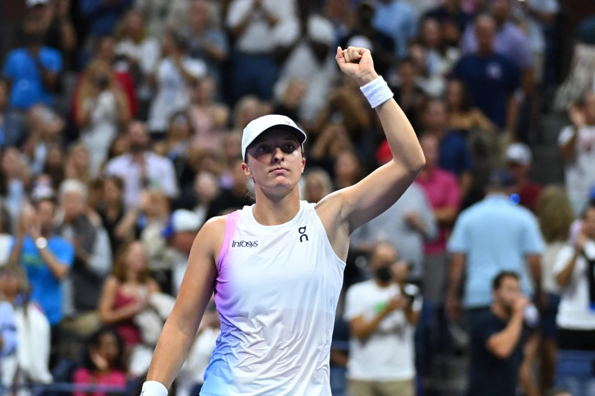 Iga Świątek rozegra w niedzielę swój pierwszy mecz turnieju WTA Finals w Rijadzie. Broniąca tytułu polska tenisistka ok. godz. 13.30 zmierzy się z Czeszką Barborą Krejcikovą. Następnie w drugim spotkaniu "Grupy Pomarańczowej" zagrają Amerykanki Coco Gauff i Jessica Pegula.