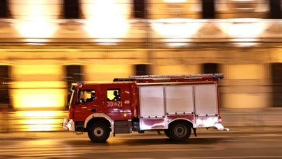 Pożar kamienicy w Gnieźnie. Dwoje dzieci w szpitalu