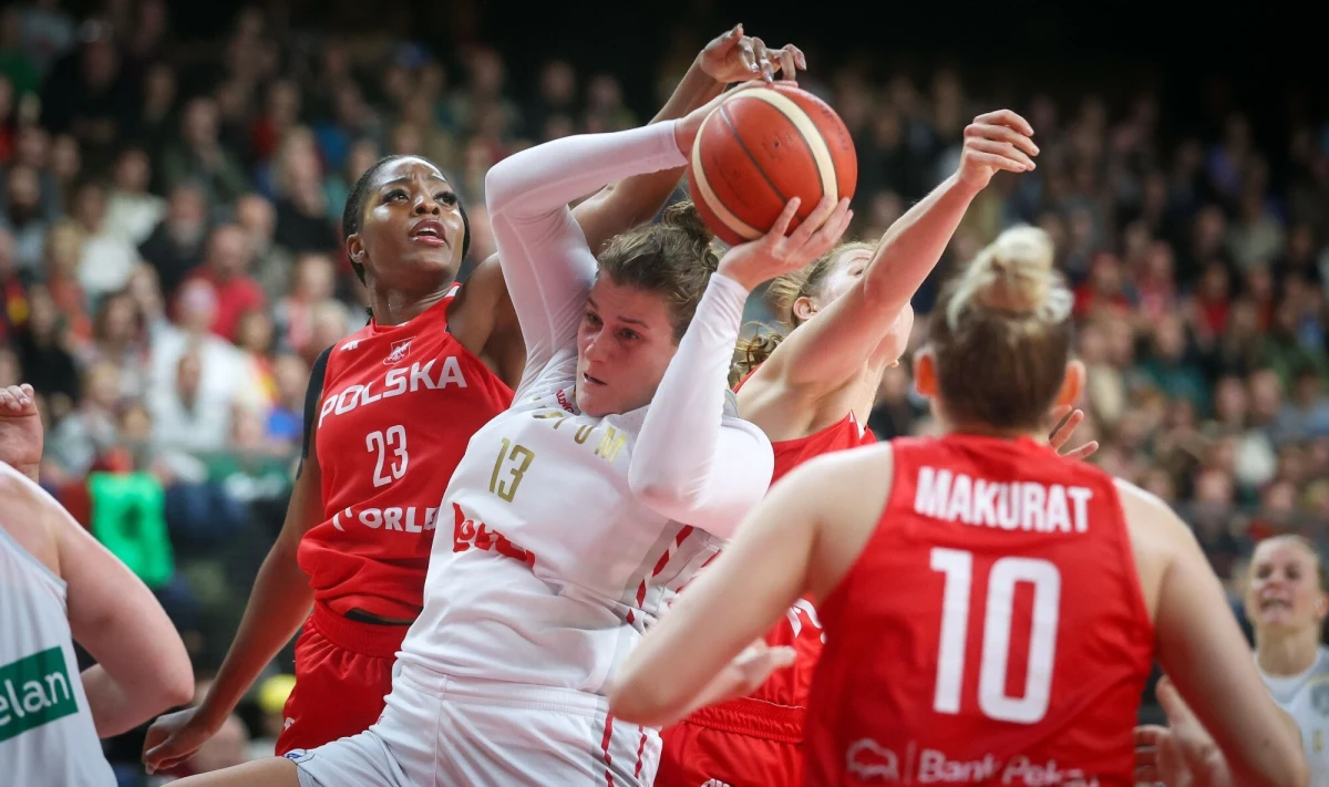 Polskie koszykarki przed dwoma meczami mistrzostw Europy rozpoczęły zgrupowanie w Sosnowcu. Biało-Czerwone w czwartek zagrają w tym mieście z reprezentacją Azerbejdżanu, a trzy dni później zmierzą się z Belgijkami. "Zespół belgijski to mistrz Europy i jeżeli mamy wybierać, na którym meczu mamy się bardziej skoncentrować, to zdecydowanie na przeciwniku z Belgii" – mówi trener reprezentacji Polski koszykarek, Karol Kowalewski. O najbliższych meczach eliminacji Euro Basketu ze szkoleniowcem kadry rozmawiał Wojciech Marczyk z redakcji sportowej RMF FM. 