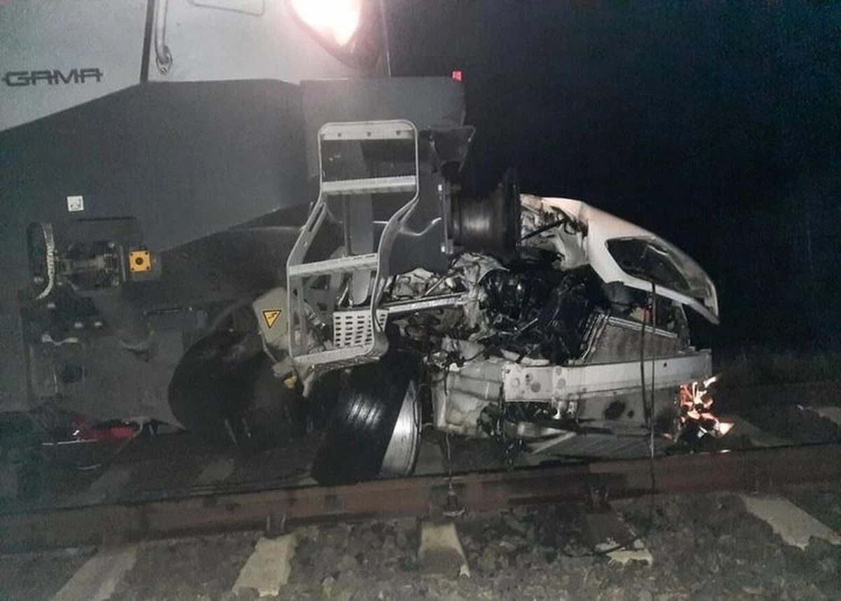 Służbom udało się zidentyfikować wszystkie ofiary wczorajszego wypadku na niestrzeżonym przejeździe kolejowym w Karwicy Mazurskiej niedaleko Rucianego-Nidy. To troje dorosłych i dwoje dzieci. Wszyscy byli mieszkańcami województwa warmińsko-mazurskiego. 