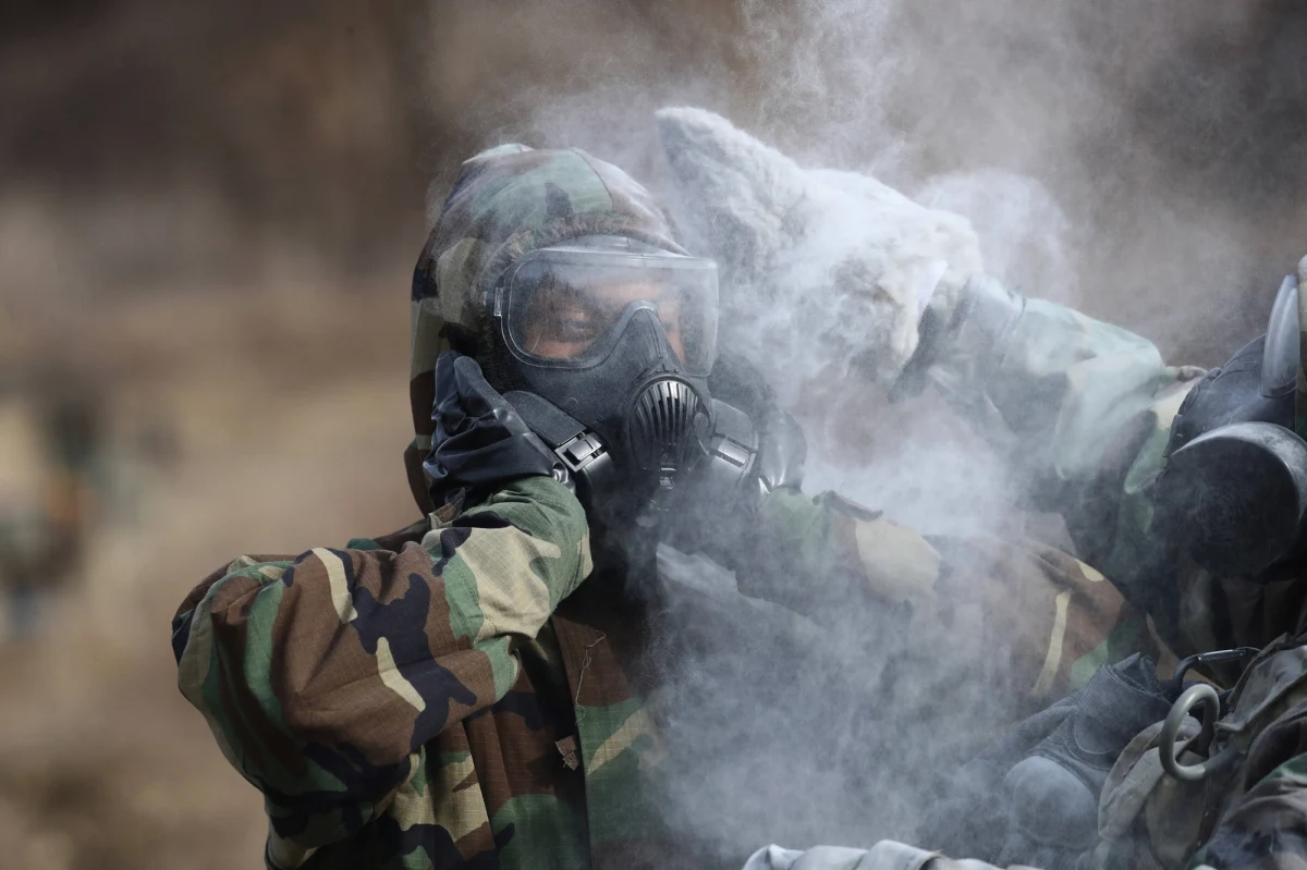 Pierwsi żołnierze sił północnokoreańskich, którzy stacjonują w częściowo zajętym przez Ukraińców obwodzie kurskim w Rosji, trafili już pod ostrzał ukraińskich wojsk - poinformował przedstawiciel władz w Kijowie, Andrij Kowałenko.