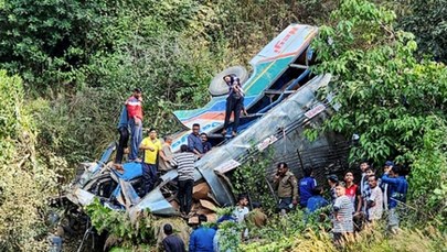 Co najmniej 36 osób nie żyje. Tragiczny wypadek autokaru