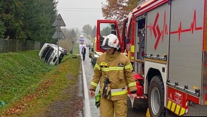 Wypadek szkolnego busa w Małopolsce. Ranne dzieci