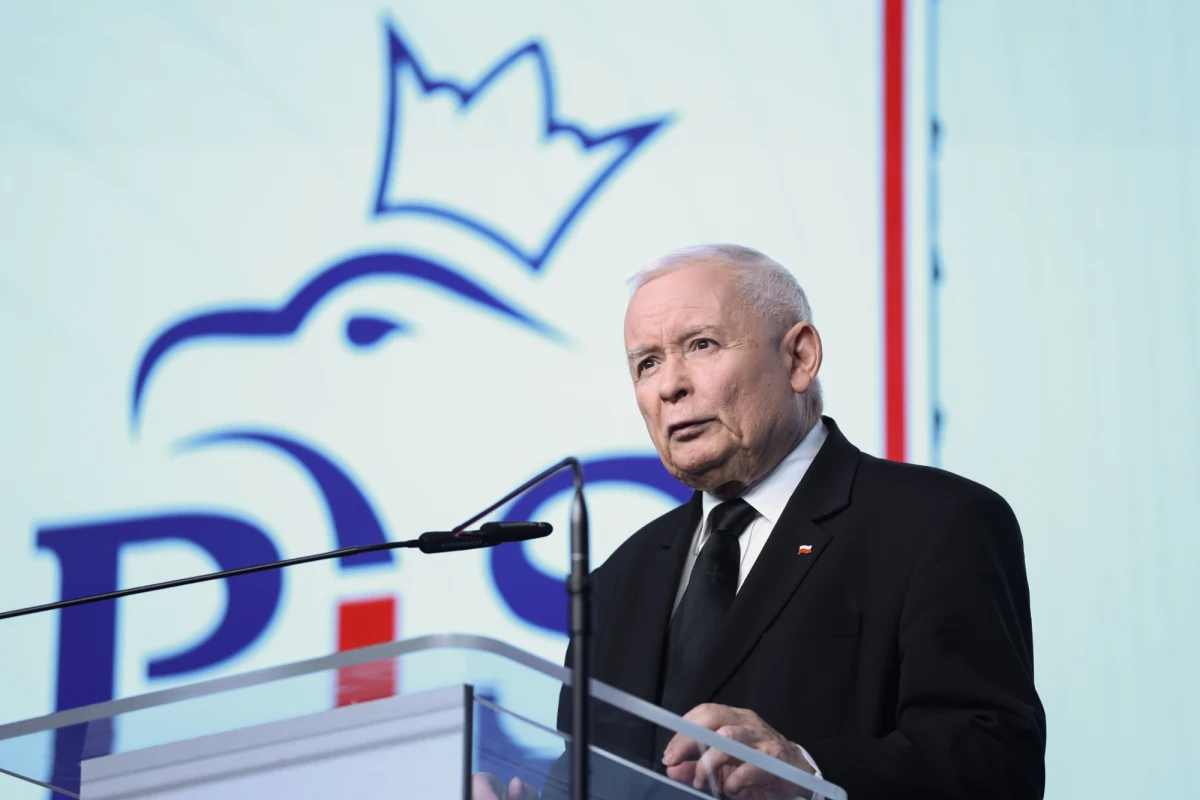 Prezes Kaczyński zwrócił się z apelem do wyborców PiS o wsparcie finansowe dla jego partii. To prośba do "wszystkich obywateli, dla których sprawa demokracji jest ważna" - podkreślił, zaznaczając równocześnie, że nie chodzi o dokonywanie "ogromnych" wpłat.