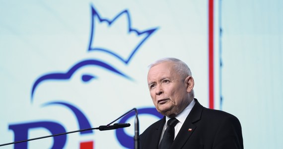 Prezes Kaczyński zwrócił się z apelem do wyborców PiS o wsparcie finansowe dla jego partii. To prośba do "wszystkich obywateli, dla których sprawa demokracji jest ważna" - podkreślił, zaznaczając równocześnie, że nie chodzi o dokonywanie "ogromnych" wpłat.