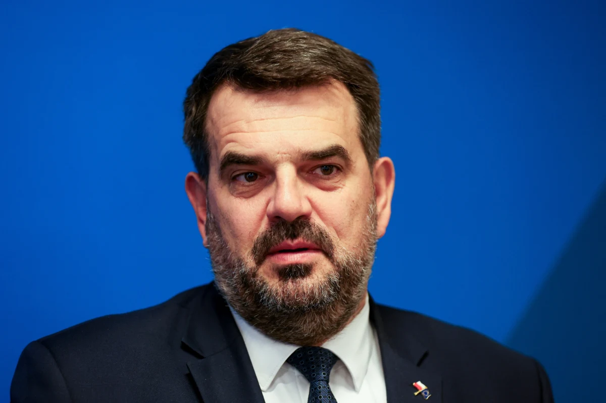 ​Jacek Tomczak (PSL-TD), który ubiegłym tygodniu zrezygnował z funkcji wiceszefa MRiT w związku z publikacją Wirtualnej Polski, poinformował we wtorek, że wystąpi na drogę sądową przeciwko autorom tej publikacji oraz redakcji WP.