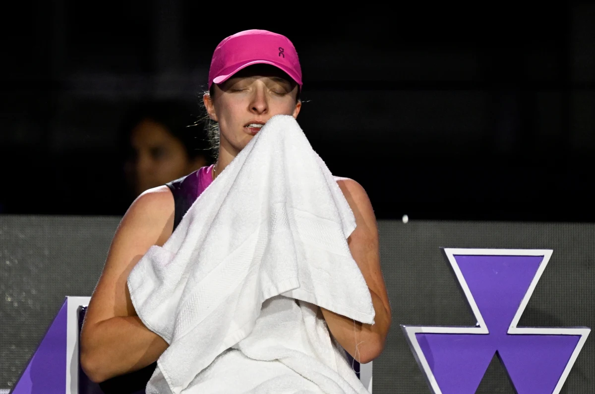 Rozstawiona z numerem drugim Iga Świątek przegrała z amerykańską tenisistką Coco Gauff (3.) 3:6, 4:6 w swoim drugim meczu grupowym w turnieju WTA Finals w Rijadzie. Gauff jest już pewna awansu do półfinału.