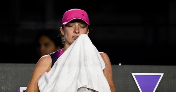 Rozstawiona z numerem drugim Iga Świątek przegrała z amerykańską tenisistką Coco Gauff (3.) 3:6, 4:6 w swoim drugim meczu grupowym w turnieju WTA Finals w Rijadzie. Gauff jest już pewna awansu do półfinału.