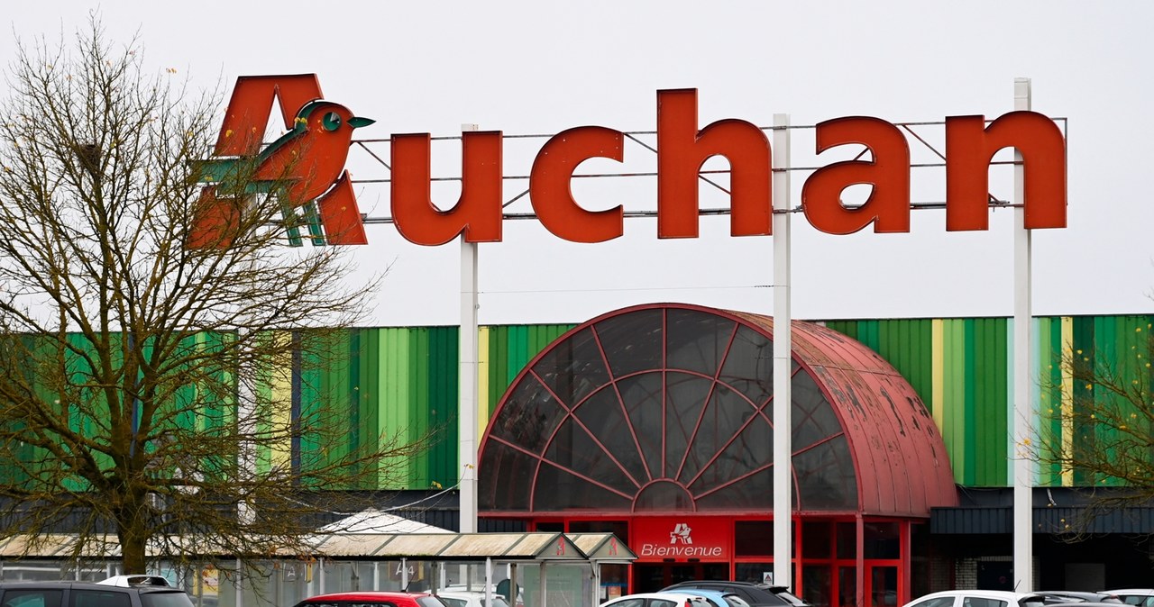 Auchan, francuska, sieć, hipermarketów, której, początki, sięgają, wieku, informacji, przekazanych, przez, zagraniczne, media, w Handlowy gigant zwalnia. Pracę straci ponad 2 tys. osób