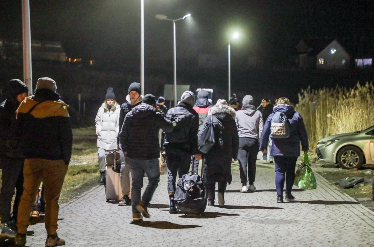 Badanie European National Panels wykazało, że 40 proc. Polaków obawia się przeniesienia wojny z Ukrainą do Polski. Z kolei 63 proc. osób chce ograniczenia pomocy dla tych, którzy mieszkają w rejonie toczących się walk. Wyniki opublikowała „Rzeczpospolita”. 