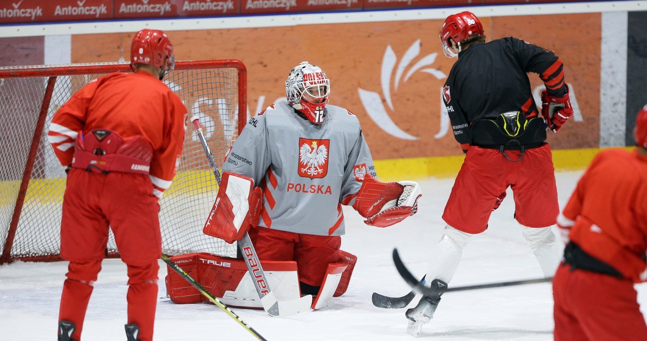 hokej, live, wyniki na żywo, Polska, Czechy, NHL, hockey, Cracovia Cudowne trafienie 16-latka. Odmłodzona reprezentacja Polski nie miała szans