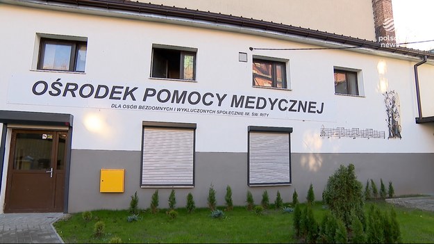 To pierwsze takie miejsce na Śląsku. W Chorzowie powstał ośrodek pomocy medycznej. Punkt, w którym na profesjonalne leczenie mogą liczyć osoby wykluczone społecznie, czy w kryzysie bezdomności. Nikt ich nie pyta o ubezpieczenie, nikt nie każe im za taką pomoc płacić.Materiał dla "Wydarzeń" przygotował Jakub Zegadło.