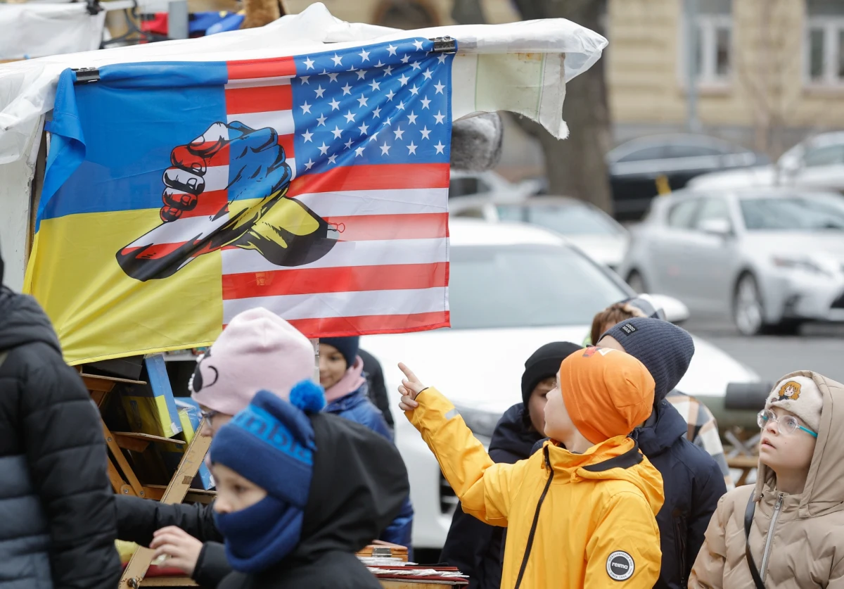 Scenariusz, że po objęciu władzy w Białym Domu Donald Trump wstrzyma finansowanie Ukrainy w walce z Rosją, jest mało możliwy - oceniał w internetowym Radiu RMF24 gen. Bogusław Pacek. Zdaniem szefa Muzeum Wojska Polskiego dużo bardziej prawdopodobne jest, że Waszyngton będzie pomagać Kijowowi, ale za ukraińskie pieniądze. 