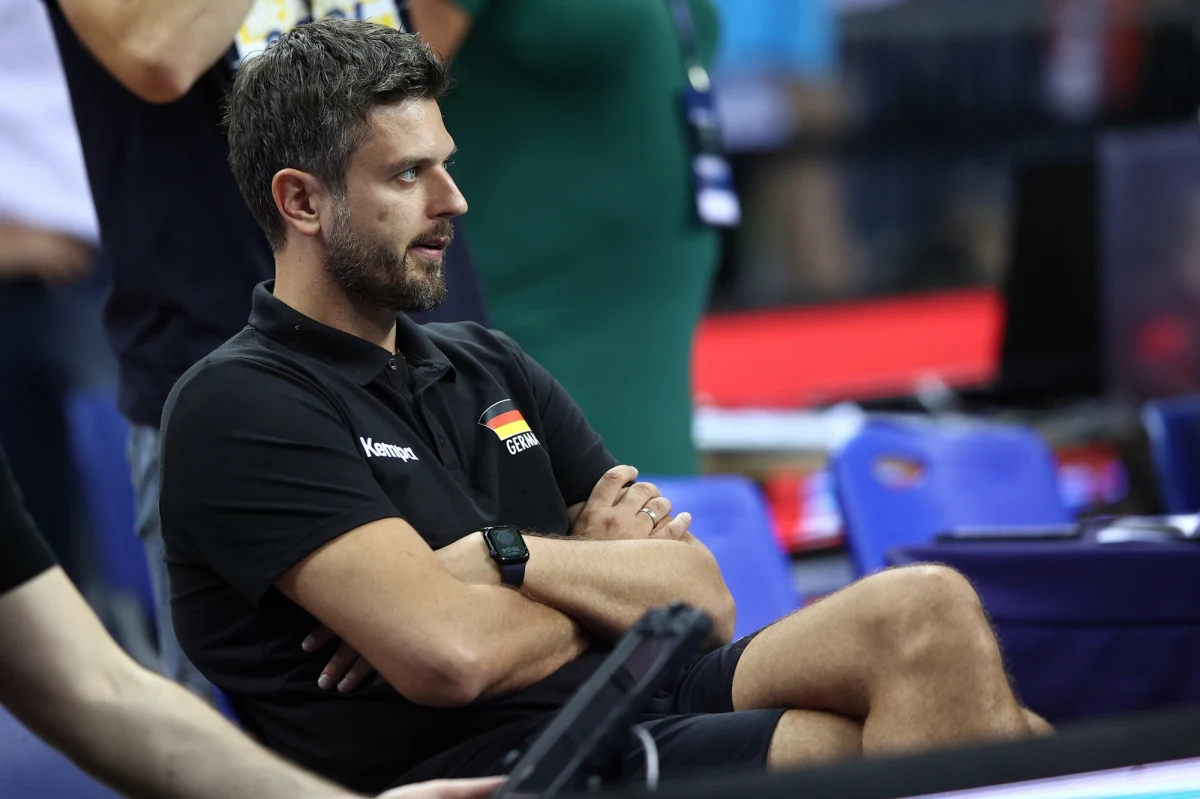 ​Michał Winiarski, były reprezentant Polski, a obecnie trener wicemistrza Polski Aluronu CMC Warty Zawiercie, pozostanie szkoleniowcem reprezentacji Niemiec siatkarzy do 2028 roku - poinformowała w środę niemiecka federacja. Winiarski prowadzi Niemców od 2022 roku.