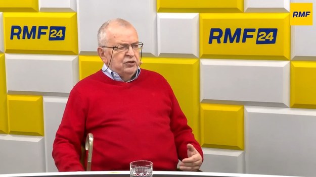 "Jestem zadowolony, że to się sprawdziło, bo byłem postrzegany jako szaleniec, przewidując, że wygra Donald Trump"- powiedział w Porannej rozmowie w RMF FM prof. Zbigniew Lewicki, zapytany o wyniki wyborów prezydenckich w USA. Na pytanie o to, co zdecydowało, że Amerykanie zagłosowali na Trumpa, odpowiedział: "Podziw dla człowieka, który zbudował samego siebie".