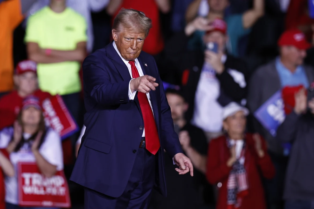 Francuscy producenci wina przygotowują już plan obejścia grożących im negatywnych konsekwencji zwycięstwa wyborczego Donalda Trumpa w USA. Ten zapowiedział nałożenie relatywnie wysokich ceł na unijne produkty, w tym właśnie wino. Problem polega na tym, że dla wielu właścicieli francuskich winnic Stany Zjednoczone są głównym zagranicznym odbiorcą ich trunków.