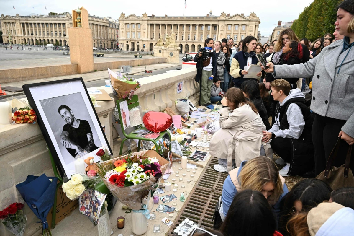 "Trzy osoby usłyszały zarzuty w związku ze śmiercią Liama Payne'a, byłego wokalisty One Direction" - poinformowała w czwartek argentyńska prokuratura. "Ciało muzyka, który zginął w październiku w Argentynie po tym, jak wypadł z hotelowego balkonu, zostało w środę wydane rodzinie i zostanie przewiezione do Wielkiej Brytanii" - podała stacja BBC.