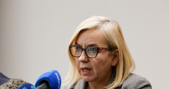 "Gwarantuję, że wszyscy dotknięci transformacją energetyczną, znajdą pracę" - odpowiada minister klimatu Paulina Hennig-Kloska na apel samorządowców w sprawie zbyt szybkiego tempa wygaszania elektrowni węglowych. Polityk podkreśla, że kompetencje osób pracujących w sektorze energii konwencjonalnej są potrzebne i nie da się przeprowadzić bez nich transformacji energetycznej.