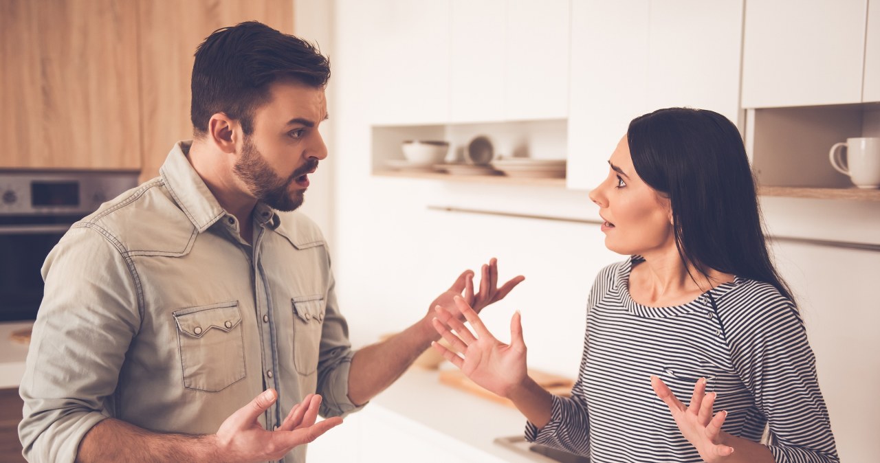 Osiem “czerwonych flag” w związku. Taki mężczyzna będzie okropnym mężem