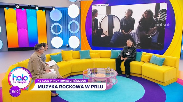 Założyciel kultowych zespołów Tilt i Brygada Kryzys w sierpniu kończy 70 lat, a na scenie występuje już od 45. Muzyk pracuje nad autobiografią, która stała się także okazją do wspomnień. Kilka z nich przedstawił nam w “halo tu polsat”, a niespodzianką dla legendarnego rockmana była wizyta Czesława Mozila. Panowie znają się od dawna.